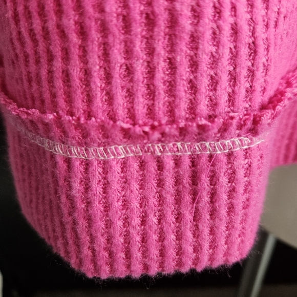 Andree By Unit Waffle Knit Reverse Stitching Pink Med Top Oversized V-Neck NWT - Picture 7 of 14